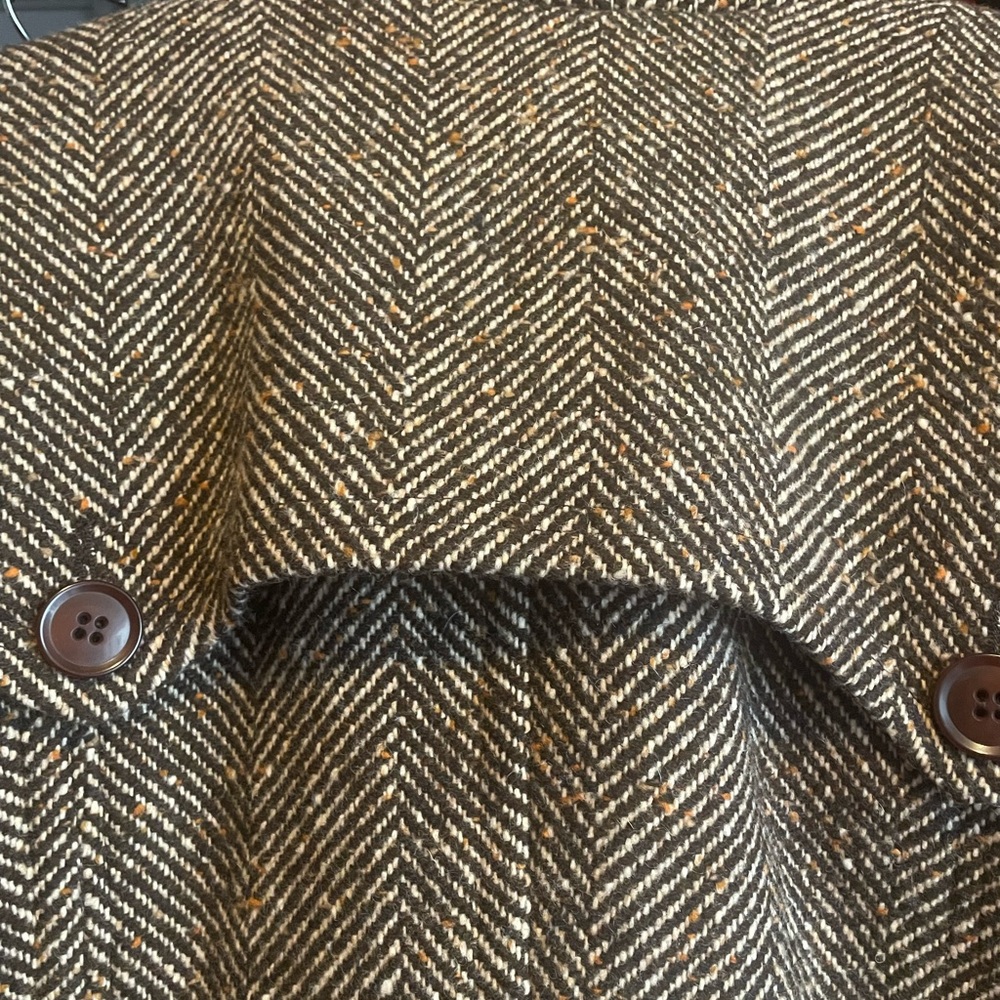 Tweed Coat, sure to turn heads. Stephanie Matthew’s coat.